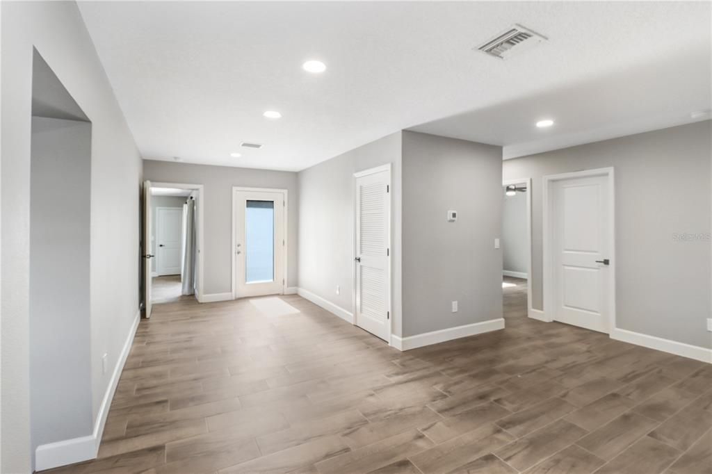 На продажу: $410,000 (3 спален, 2 ванн, 1428 Квадратных фут)