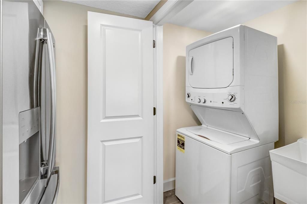 На продажу: $410,000 (3 спален, 2 ванн, 1428 Квадратных фут)