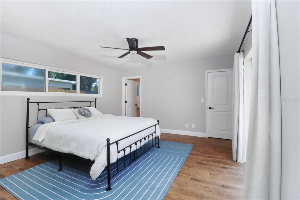 На продажу: $410,000 (3 спален, 2 ванн, 1428 Квадратных фут)