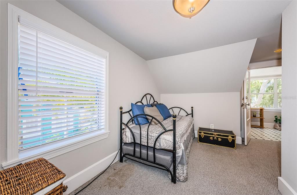 出租: $2,999 (4 贝兹, 2 浴室, 1566 平方英尺)