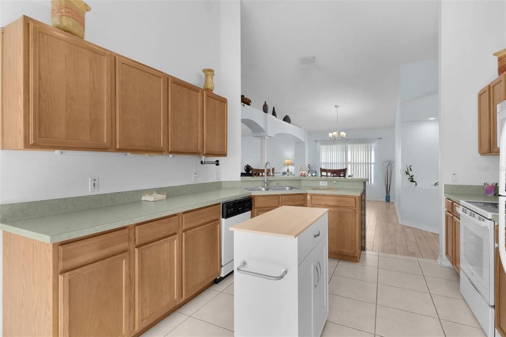 For Sale: $384,900 (4 beds, 3 baths, 1822 Square Feet)