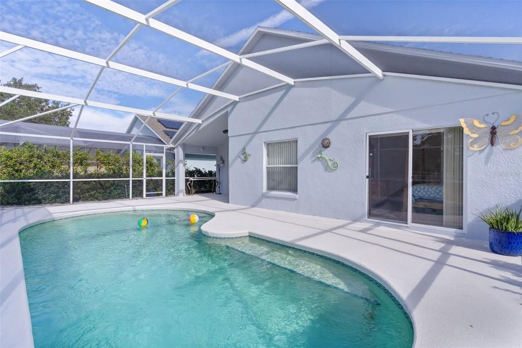 For Sale: $384,900 (4 beds, 3 baths, 1822 Square Feet)