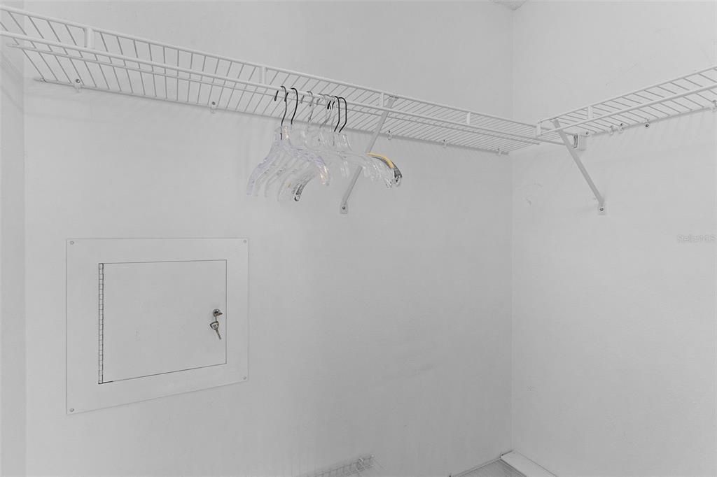 For Sale: $384,900 (4 beds, 3 baths, 1822 Square Feet)