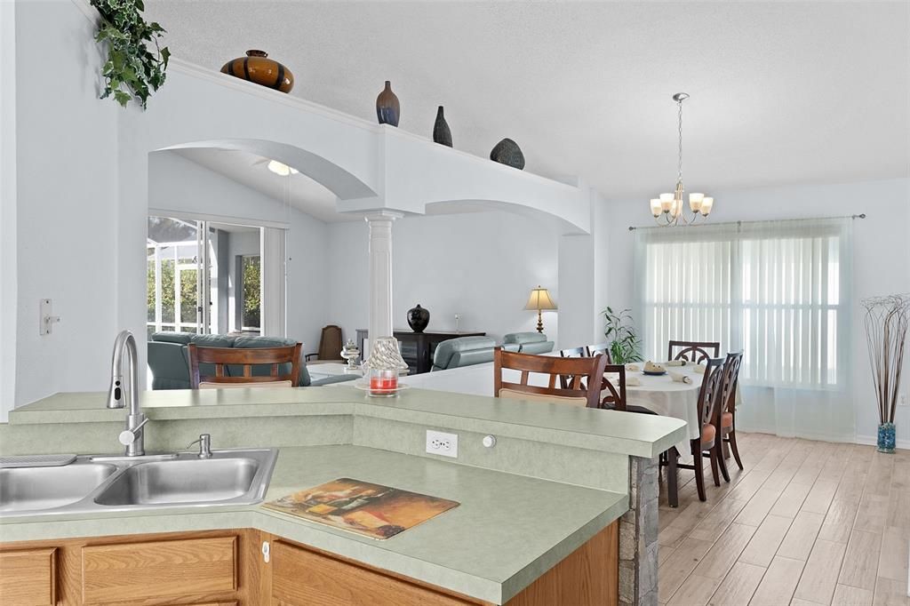 For Sale: $384,900 (4 beds, 3 baths, 1822 Square Feet)