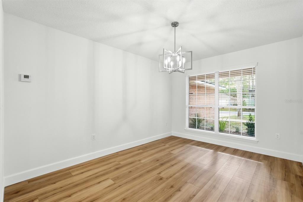 For Sale: $359,900 (4 beds, 2 baths, 2284 Square Feet)