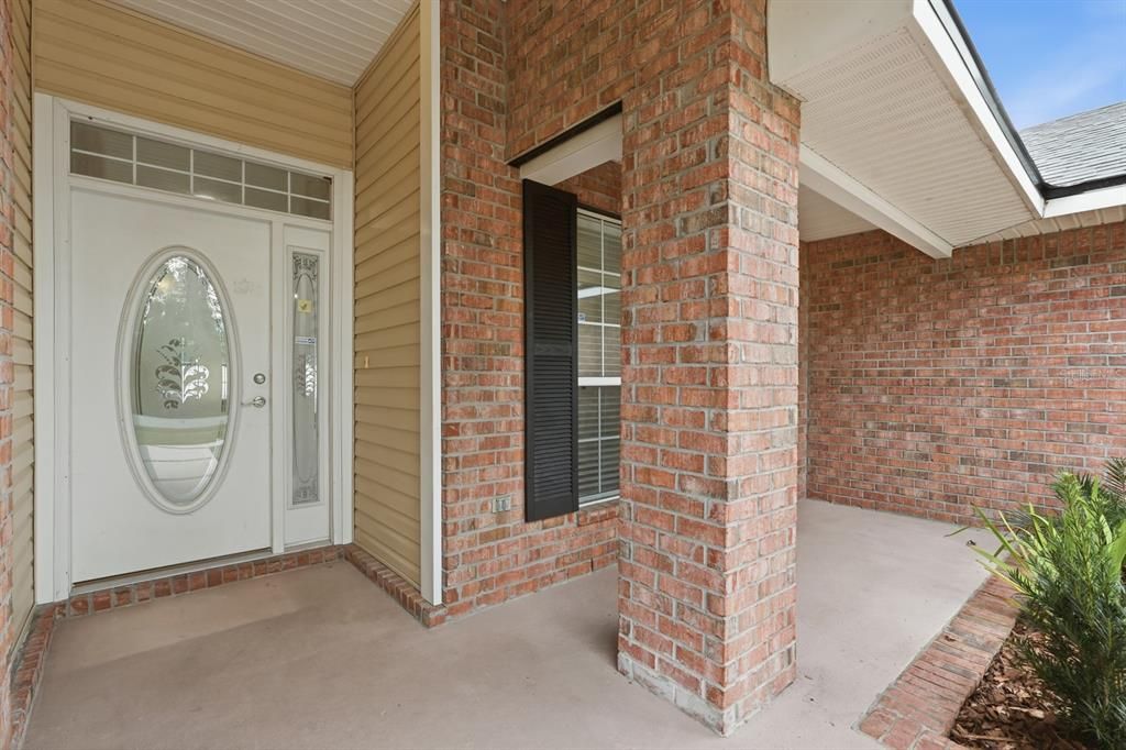 For Sale: $359,900 (4 beds, 2 baths, 2284 Square Feet)