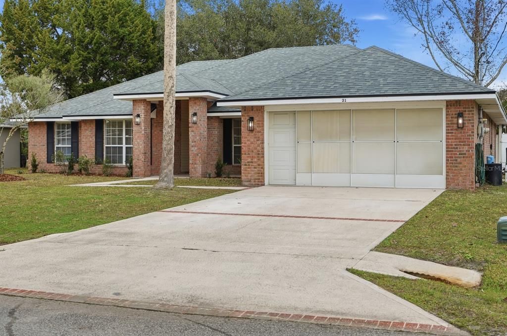 For Sale: $359,900 (4 beds, 2 baths, 2284 Square Feet)