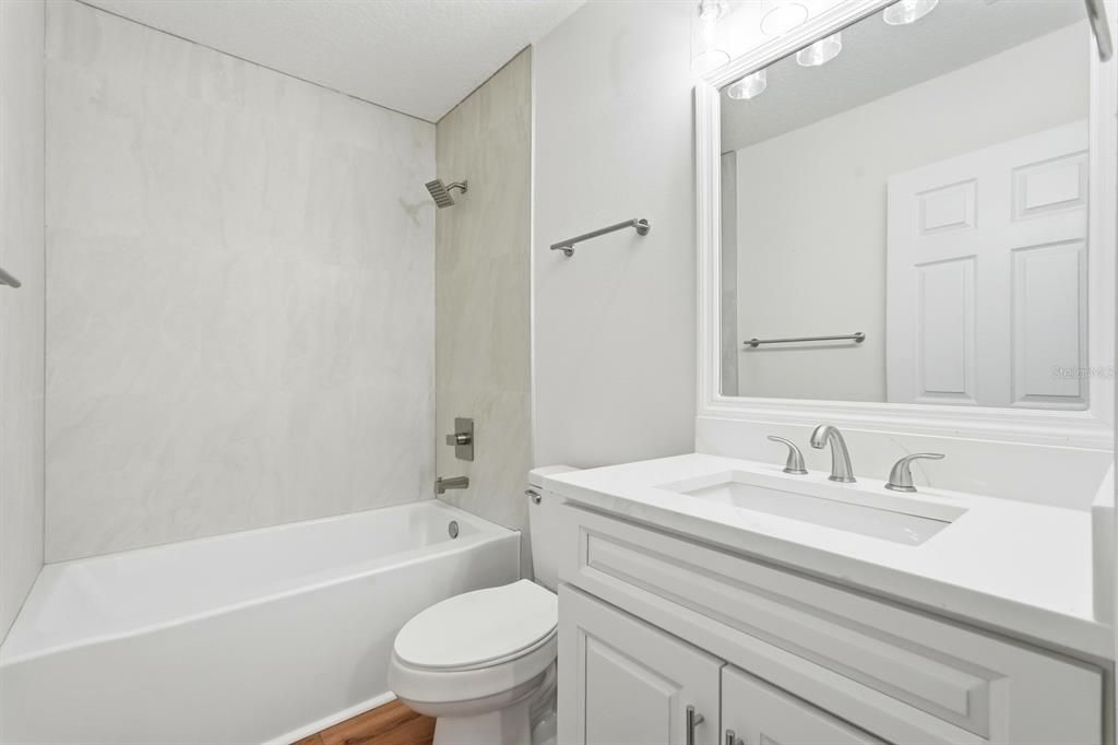 For Sale: $359,900 (4 beds, 2 baths, 2284 Square Feet)