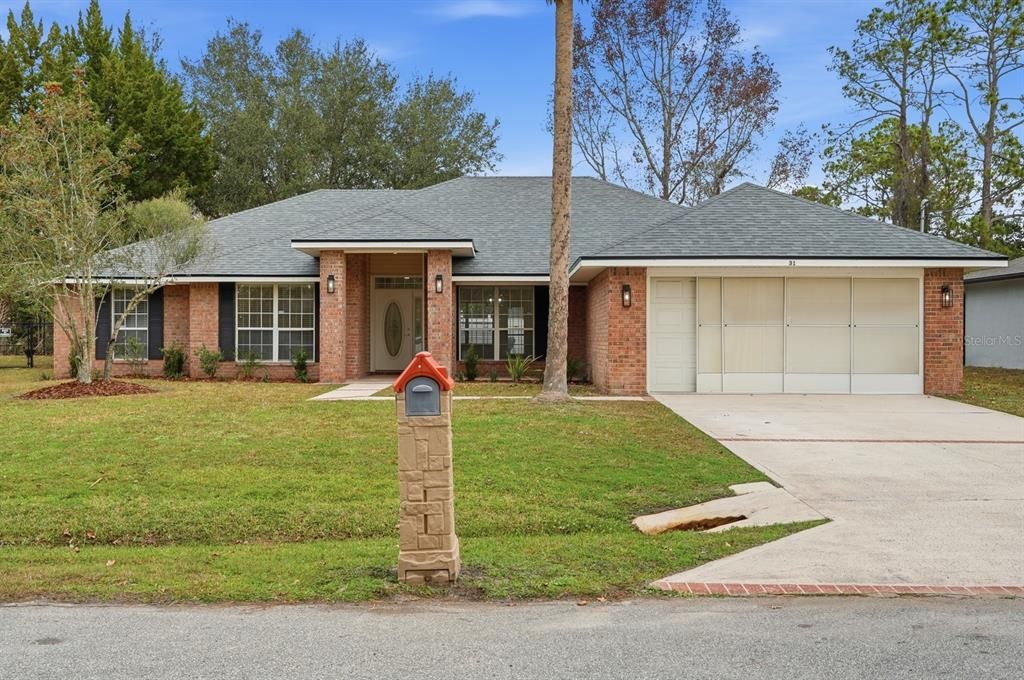 For Sale: $359,900 (4 beds, 2 baths, 2284 Square Feet)