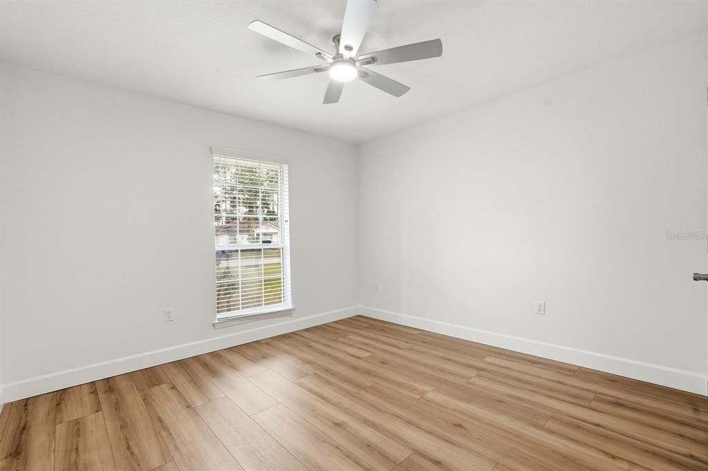 For Sale: $359,900 (4 beds, 2 baths, 2284 Square Feet)