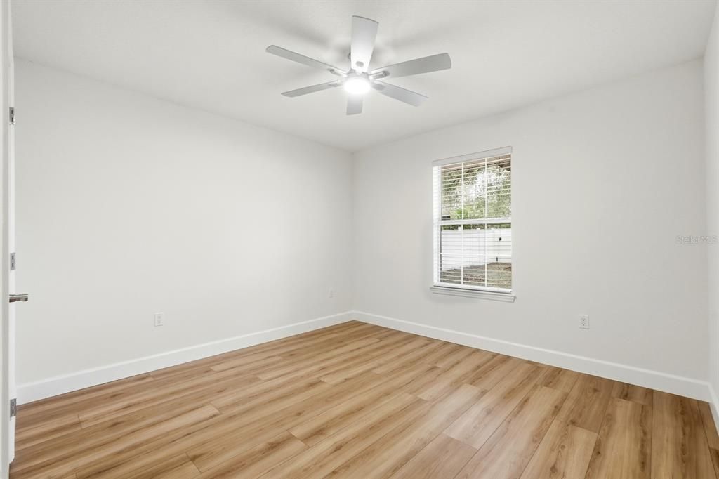 For Sale: $359,900 (4 beds, 2 baths, 2284 Square Feet)