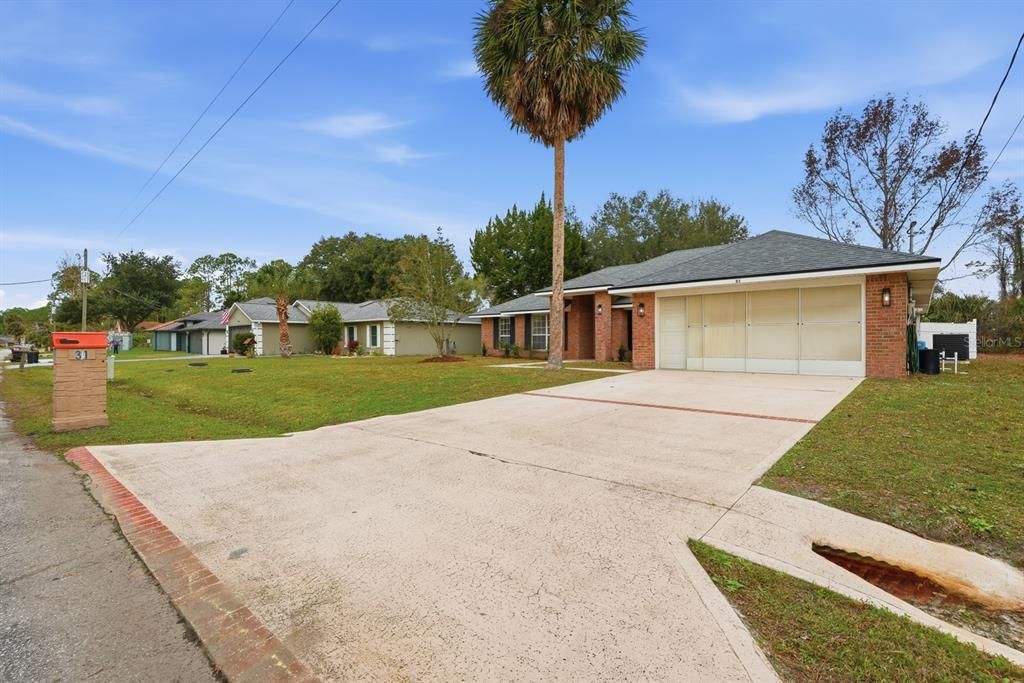 For Sale: $359,900 (4 beds, 2 baths, 2284 Square Feet)