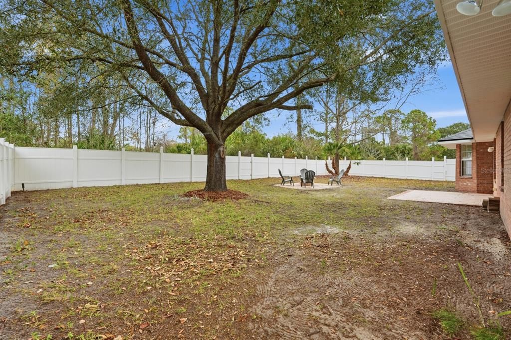 For Sale: $359,900 (4 beds, 2 baths, 2284 Square Feet)