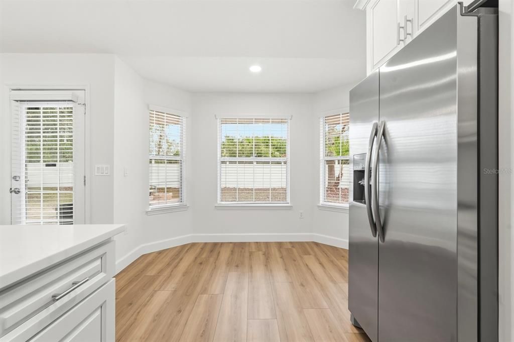 For Sale: $359,900 (4 beds, 2 baths, 2284 Square Feet)