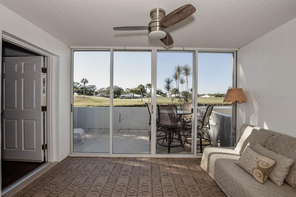 For Sale: $249,900 (2 beds, 2 baths, 1032 Square Feet)