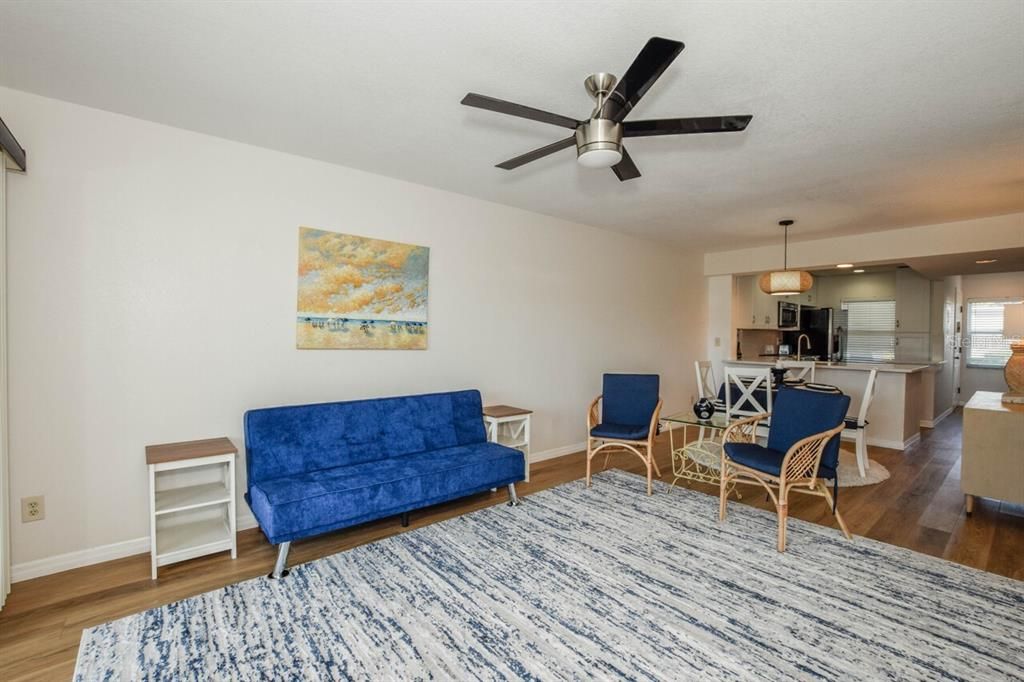 For Sale: $249,900 (2 beds, 2 baths, 1032 Square Feet)