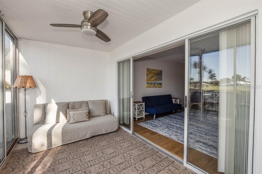 For Sale: $249,900 (2 beds, 2 baths, 1032 Square Feet)