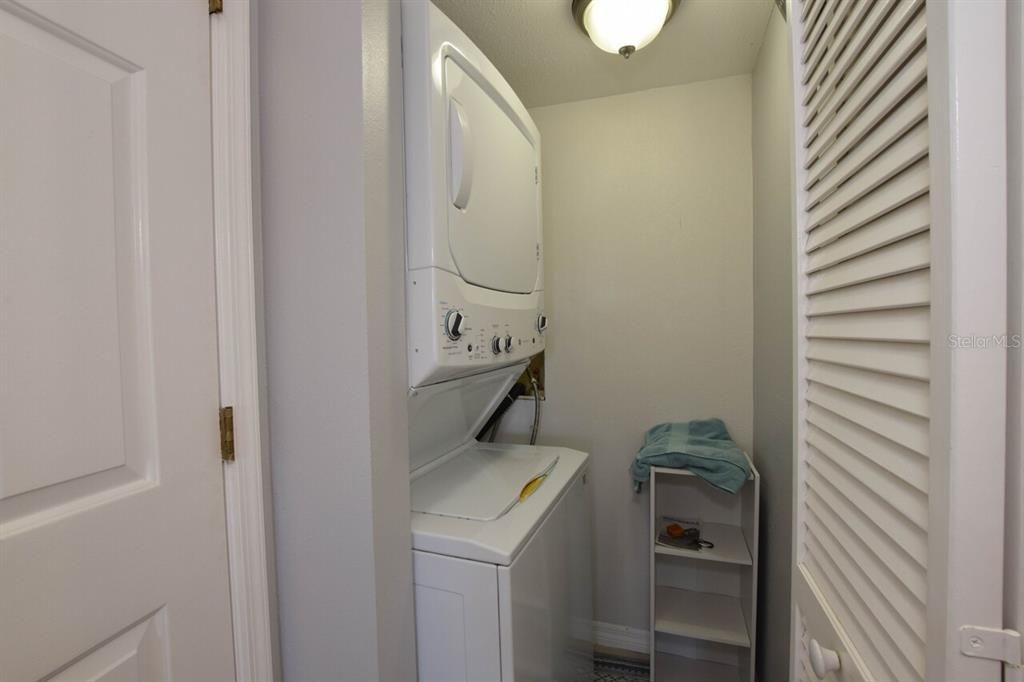 For Sale: $249,900 (2 beds, 2 baths, 1032 Square Feet)