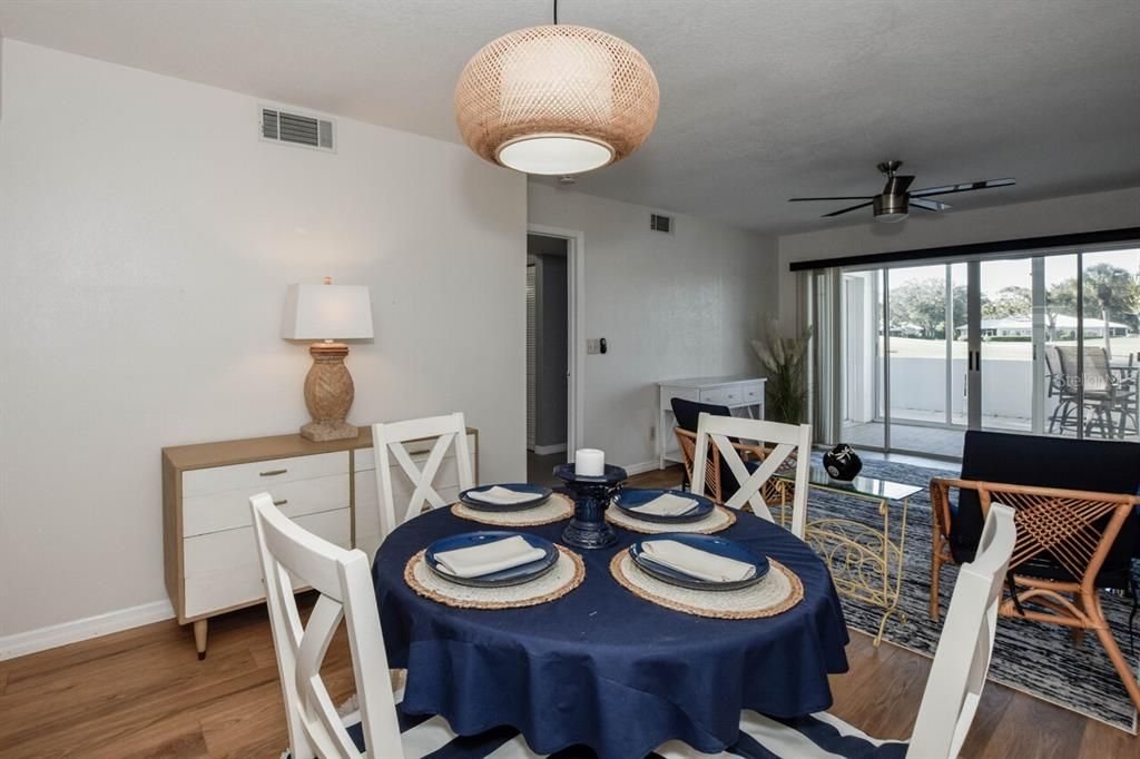 For Sale: $249,900 (2 beds, 2 baths, 1032 Square Feet)