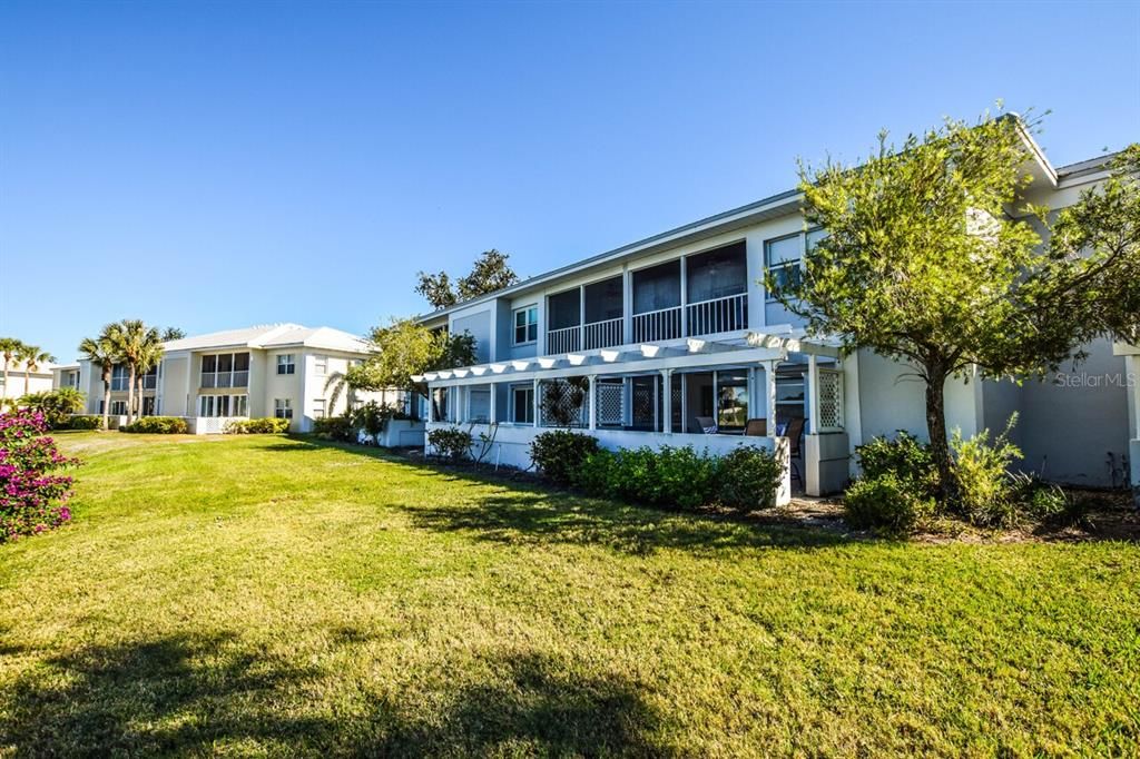 For Sale: $249,900 (2 beds, 2 baths, 1032 Square Feet)