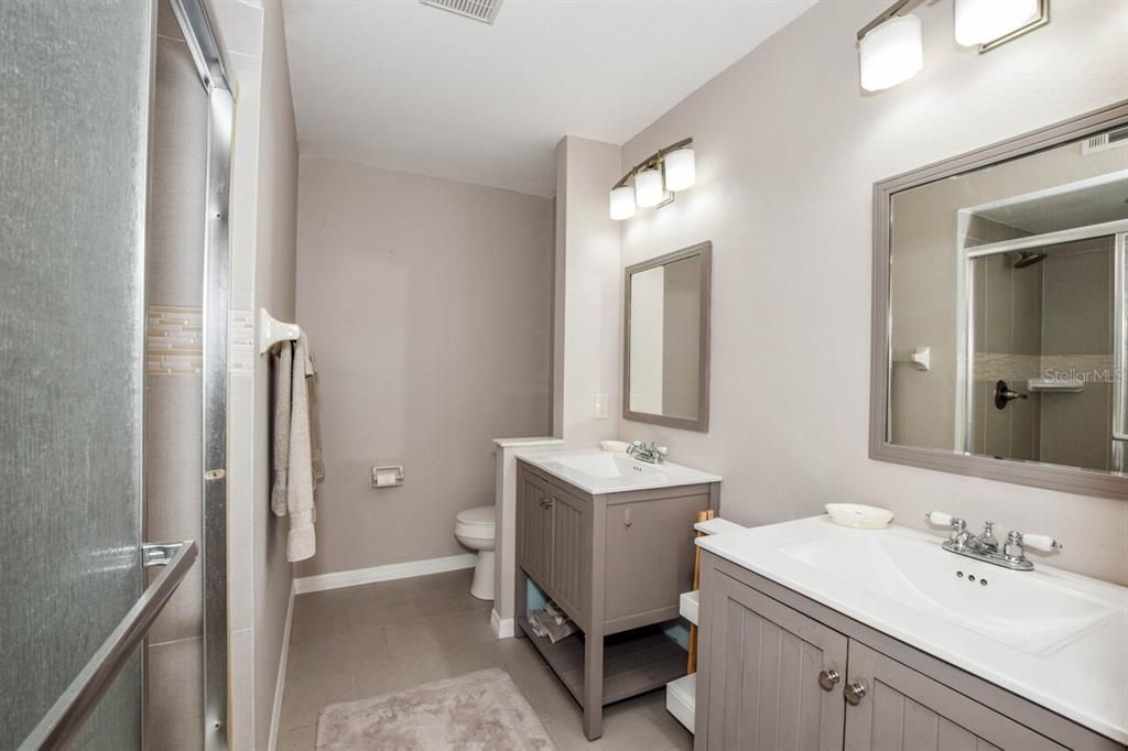 For Sale: $249,900 (2 beds, 2 baths, 1032 Square Feet)