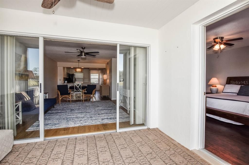 For Sale: $249,900 (2 beds, 2 baths, 1032 Square Feet)