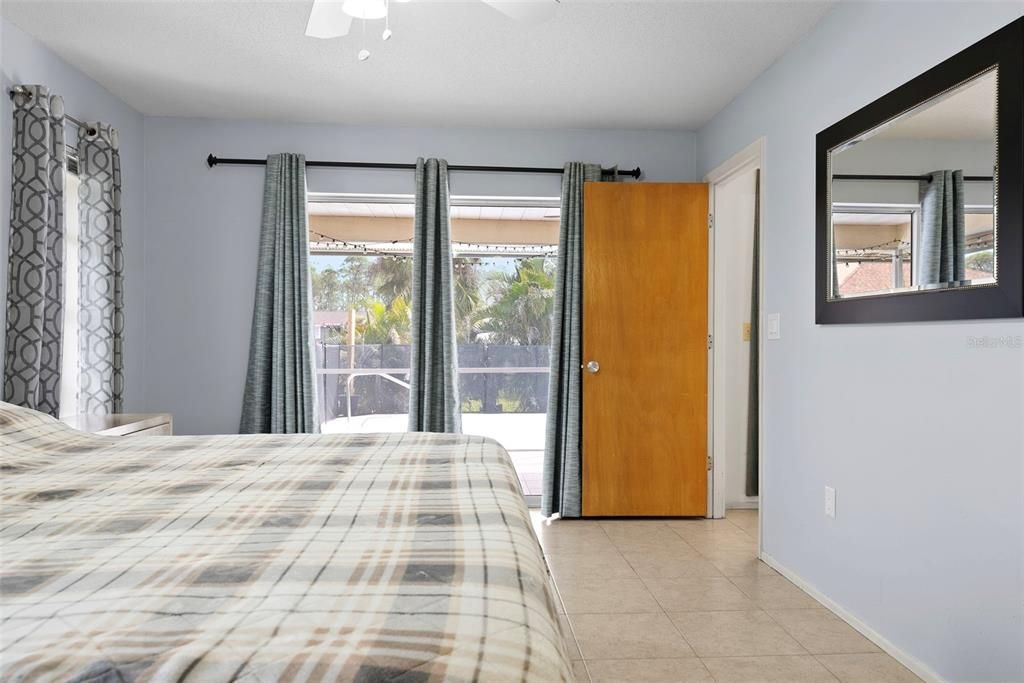 En Venta: $360,000 (3 camas, 2 baños, 1939 Pies cuadrados)