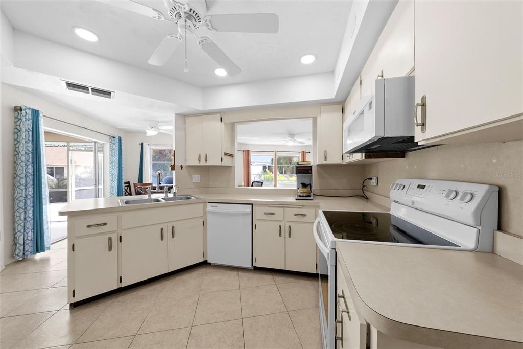 En Venta: $360,000 (3 camas, 2 baños, 1939 Pies cuadrados)