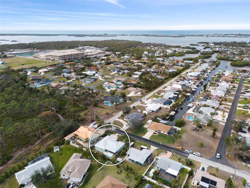 En Venta: $360,000 (3 camas, 2 baños, 1939 Pies cuadrados)