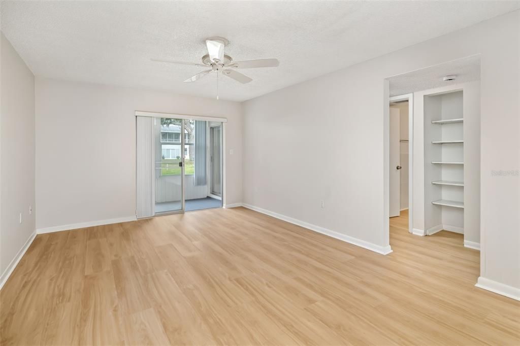 待售: $109,500 (2 贝兹, 1 浴室, 951 平方英尺)