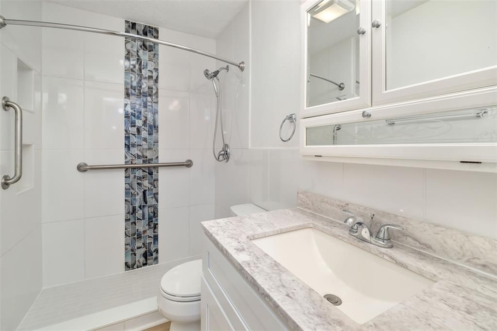 待售: $109,500 (2 贝兹, 1 浴室, 951 平方英尺)