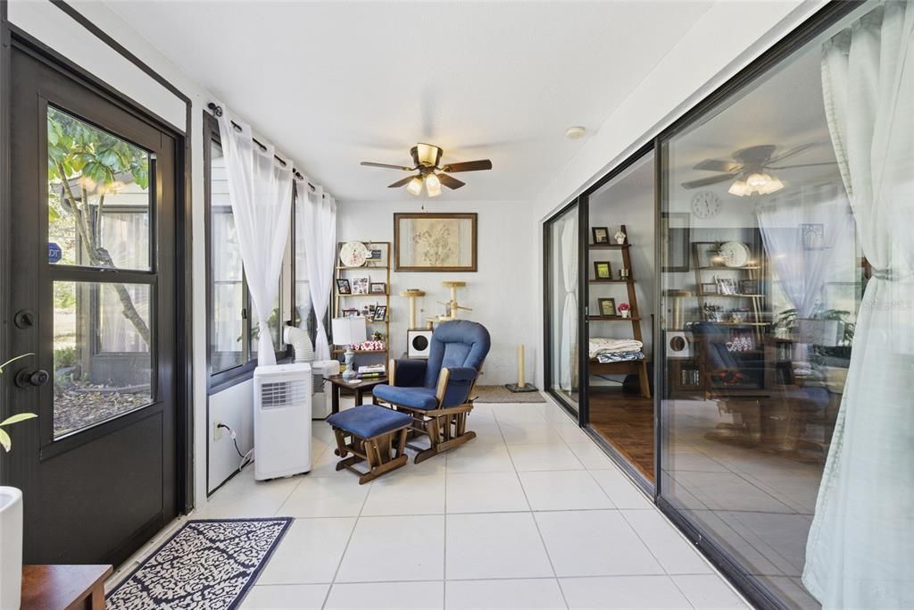 待售: $319,000 (2 贝兹, 2 浴室, 1200 平方英尺)