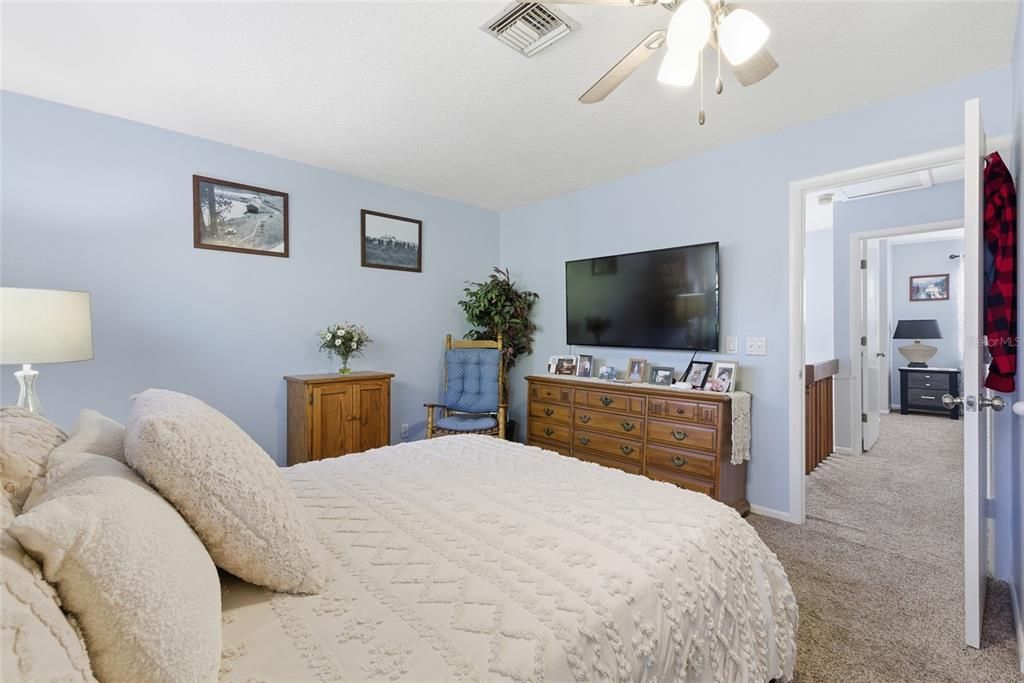 待售: $319,000 (2 贝兹, 2 浴室, 1200 平方英尺)