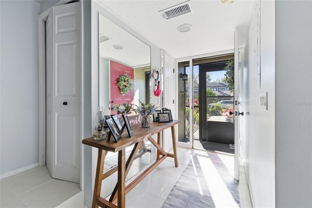 待售: $319,000 (2 贝兹, 2 浴室, 1200 平方英尺)