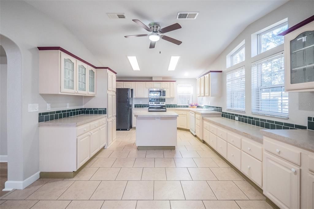 For Sale: $299,947 (3 beds, 2 baths, 2310 Square Feet)