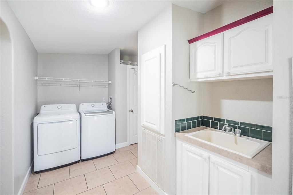 For Sale: $299,947 (3 beds, 2 baths, 2310 Square Feet)
