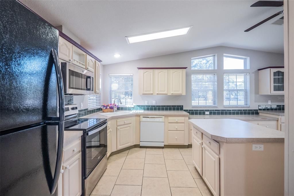 For Sale: $299,947 (3 beds, 2 baths, 2310 Square Feet)