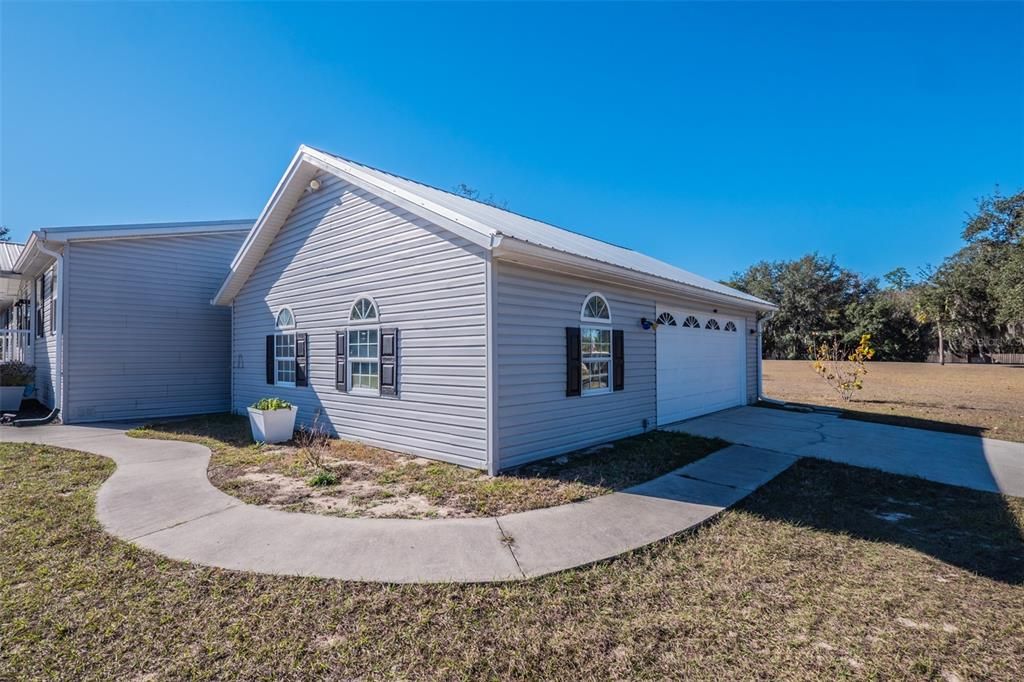 For Sale: $299,947 (3 beds, 2 baths, 2310 Square Feet)