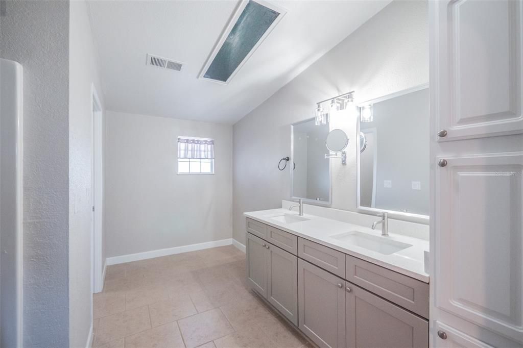 For Sale: $299,947 (3 beds, 2 baths, 2310 Square Feet)