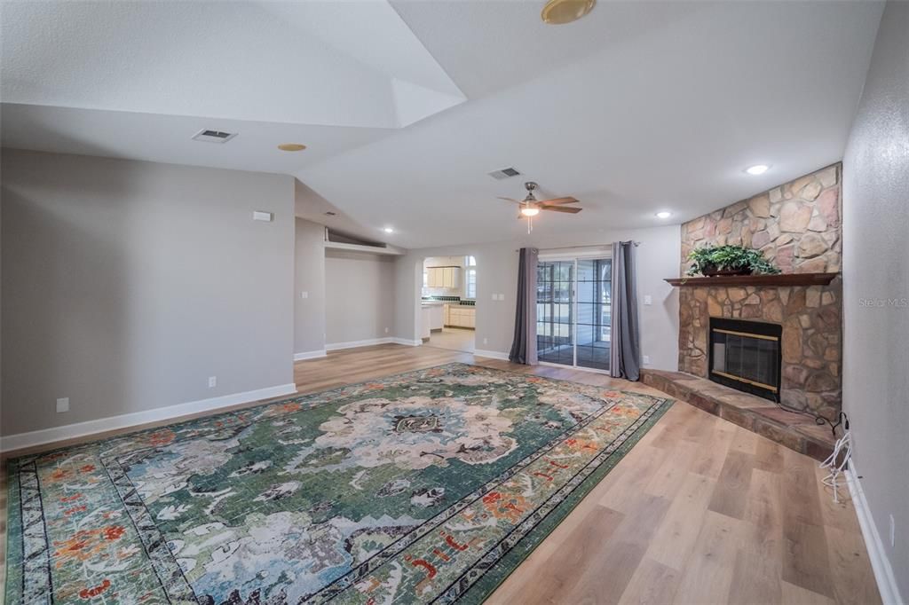 For Sale: $299,947 (3 beds, 2 baths, 2310 Square Feet)