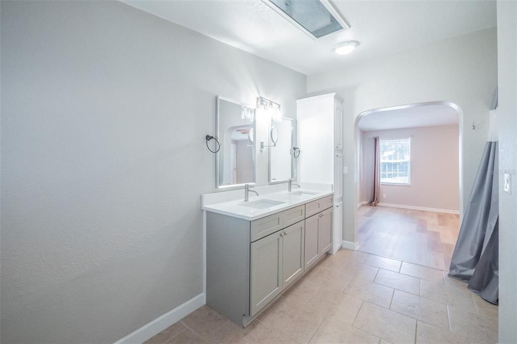 For Sale: $299,947 (3 beds, 2 baths, 2310 Square Feet)