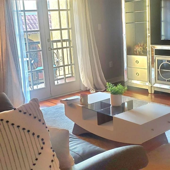 На продажу: $165,000 (1 спален, 1 ванн, 776 Квадратных фут)