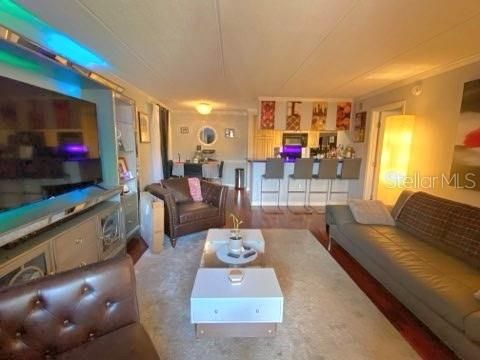 На продажу: $165,000 (1 спален, 1 ванн, 776 Квадратных фут)