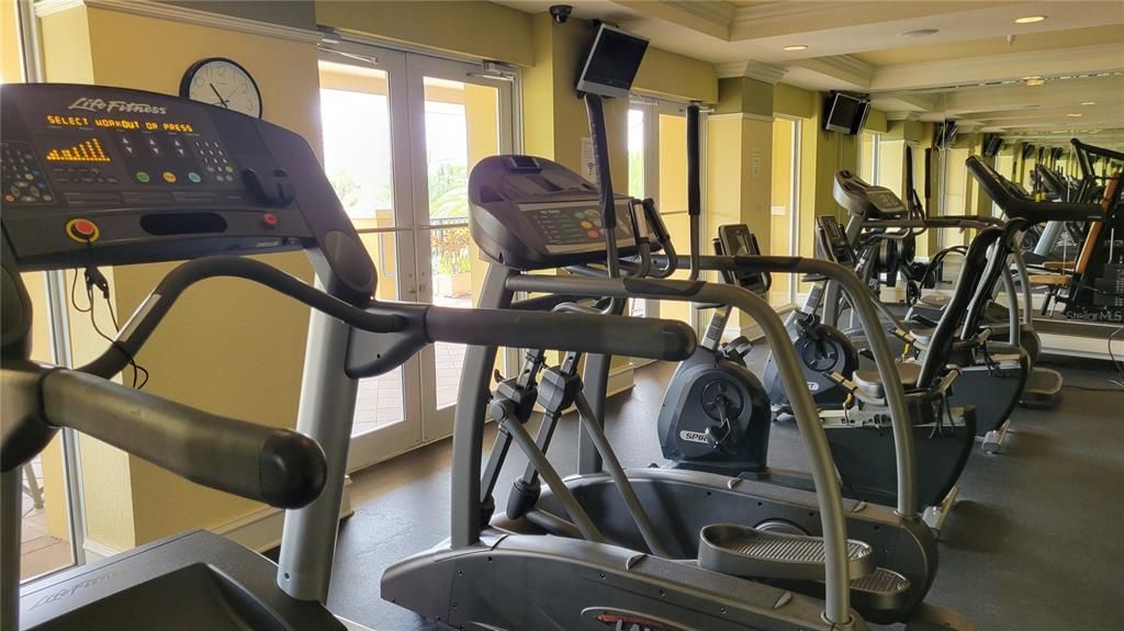 В аренду: $2,300 (2 спален, 2 ванн, 985 Квадратных фут)