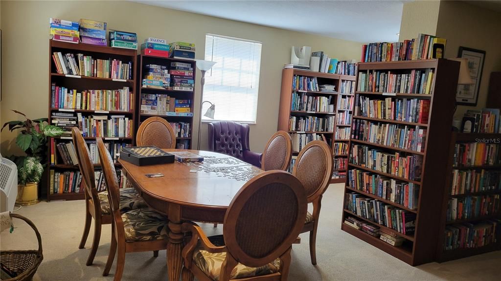 В аренду: $2,300 (2 спален, 2 ванн, 985 Квадратных фут)