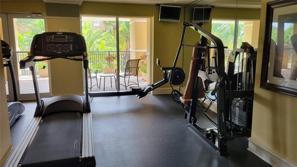 В аренду: $2,300 (2 спален, 2 ванн, 985 Квадратных фут)