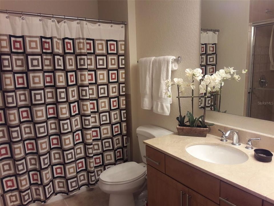 В аренду: $2,300 (2 спален, 2 ванн, 985 Квадратных фут)