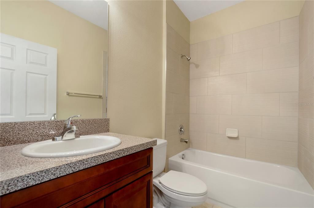 В аренду: $1,700 (3 спален, 2 ванн, 1440 Квадратных фут)