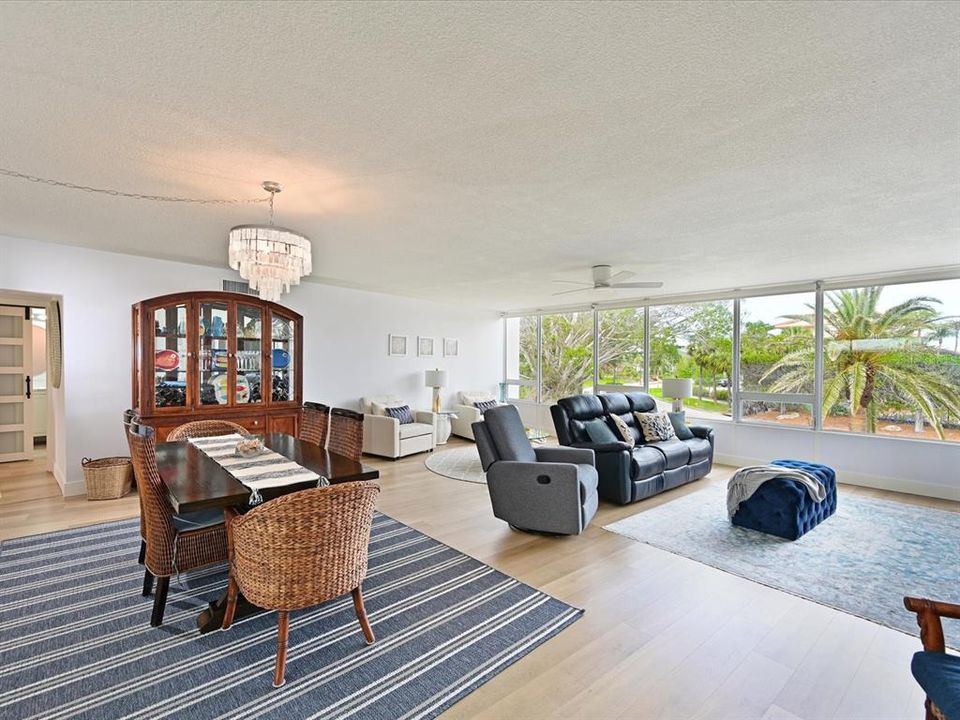 For Sale: $975,000 (2 beds, 2 baths, 1492 Square Feet)