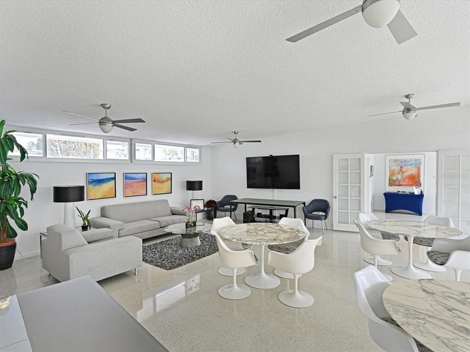 For Sale: $975,000 (2 beds, 2 baths, 1492 Square Feet)